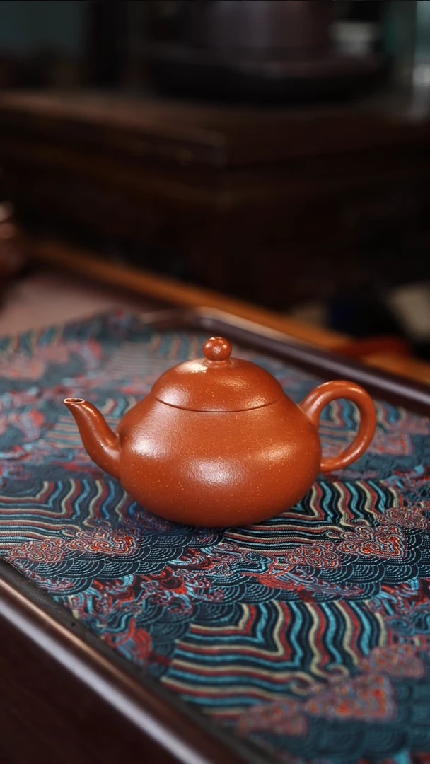 茶壶紫砂梨式 红降坡