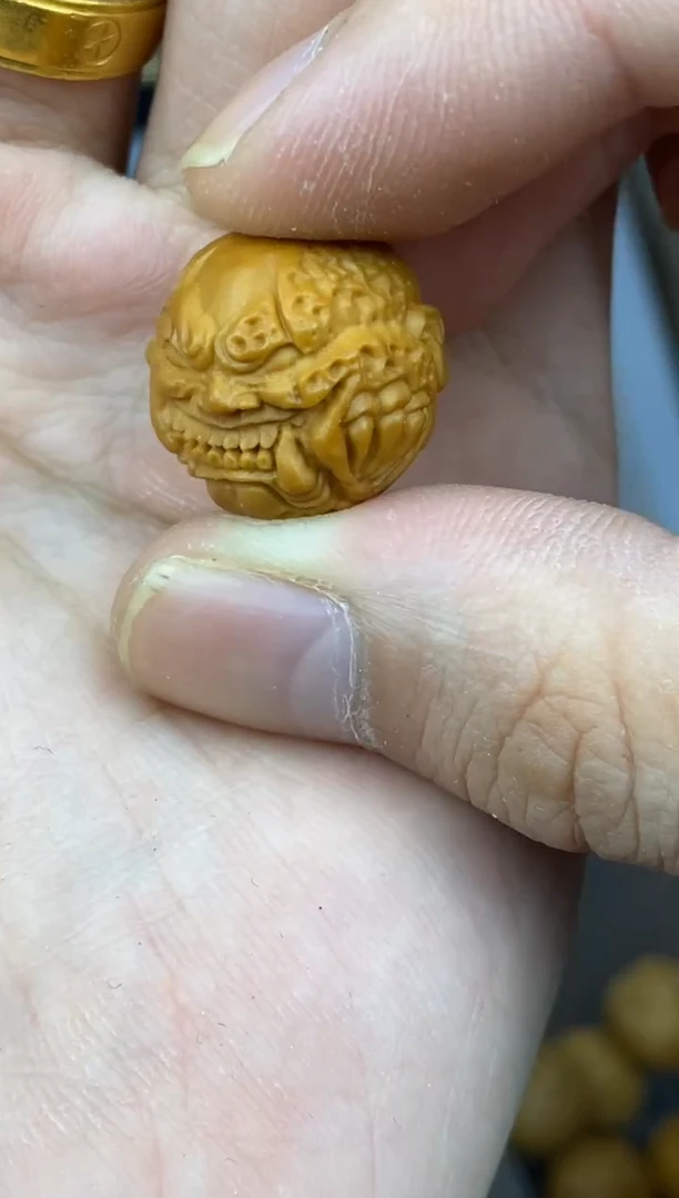 猴头核桃吊坠恶首