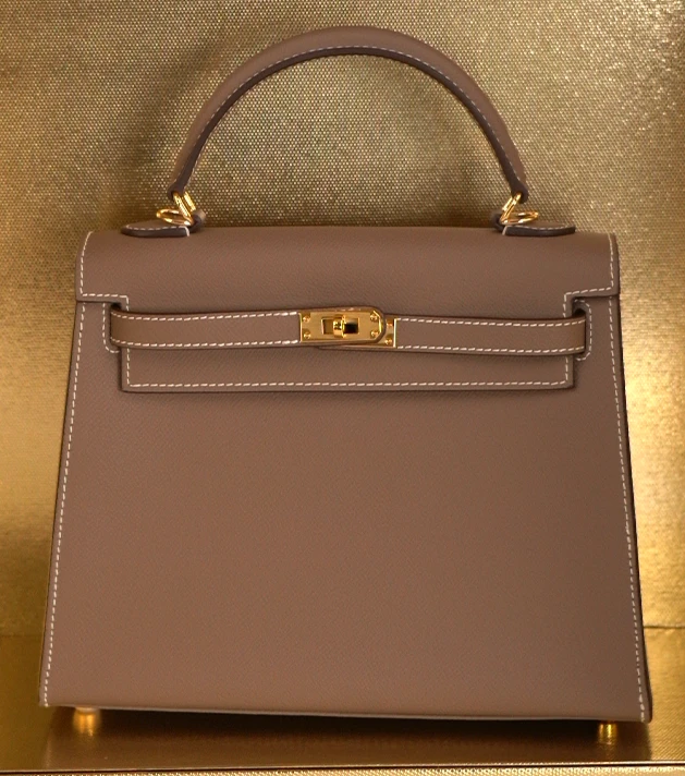 62（全新未拆封）轻奢时尚潮流气质单肩斜跨女士包包 25-10-20cm