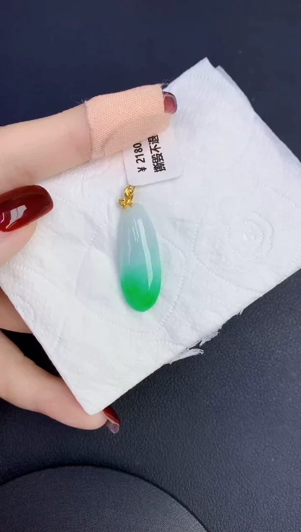 颈饰18K金镶嵌翡翠缅甸天然翡翠A货