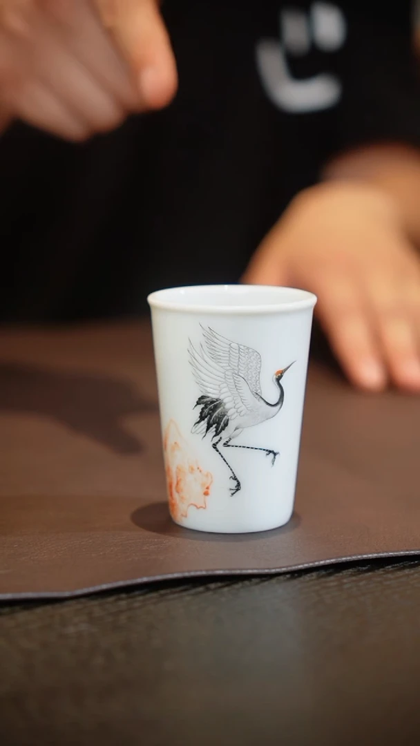 5-1粉彩白鹤小可乐杯（观熹陶瓷）