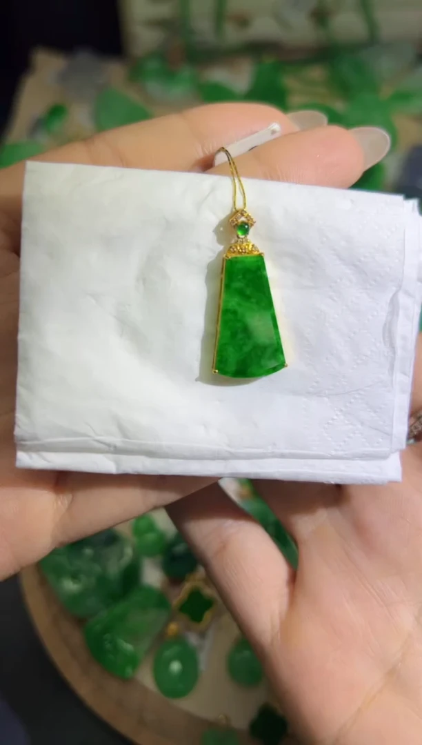 【闪购商品】翡翠颈饰18K金镶嵌Q缅料A货翡翠/支持复检/一件