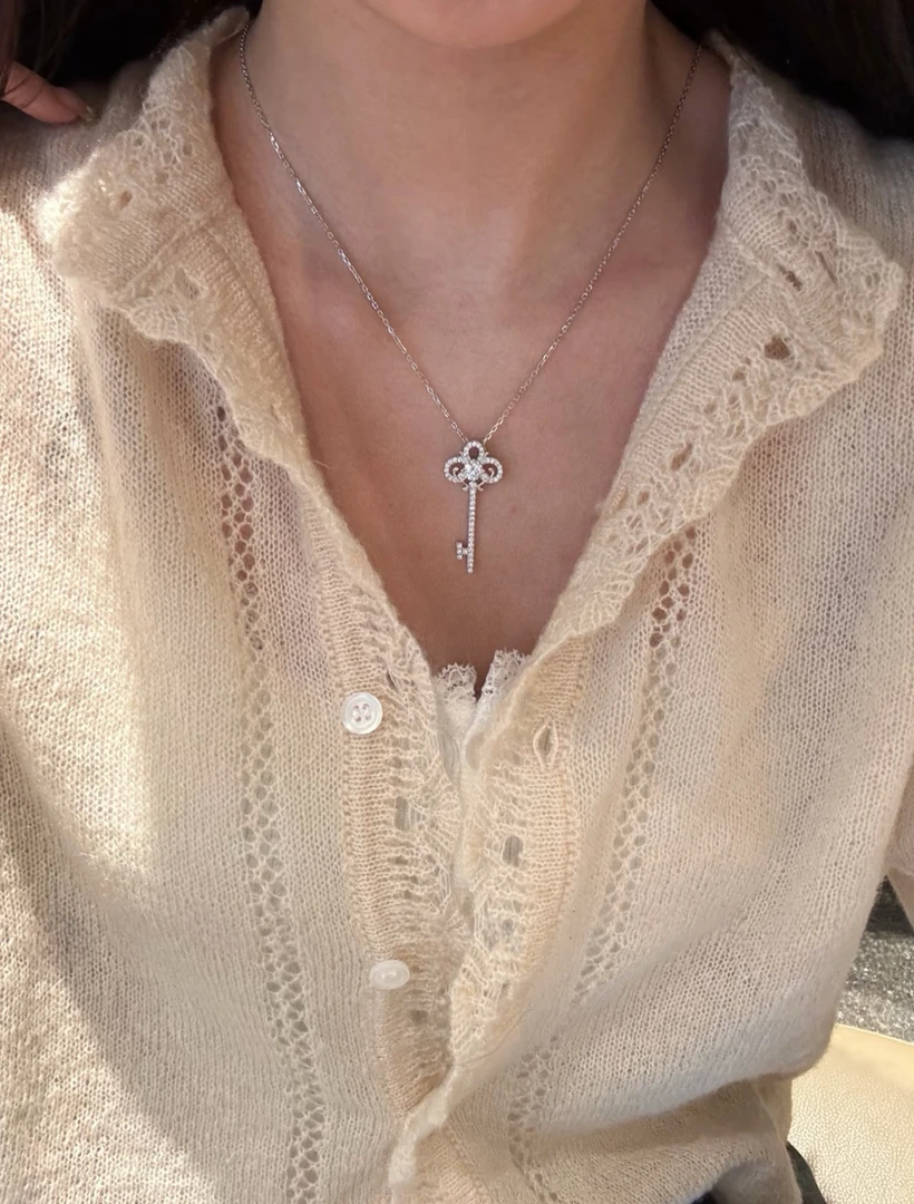 坠链均925银莫桑石 镀K金  鸢尾花  钥匙设计感中古项链X7940