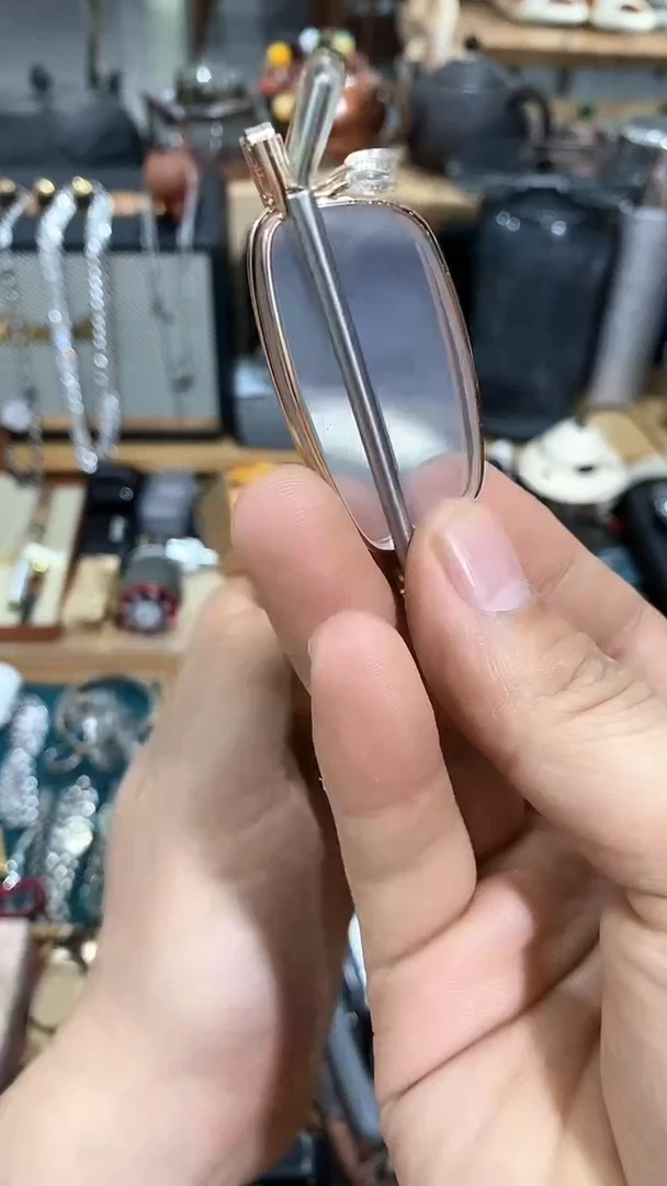 瓷片闪购商品  如图所示