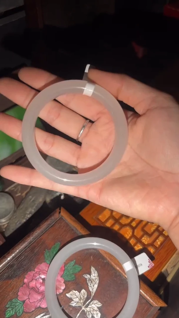 玉才拍到一件，能不能定向给我几个