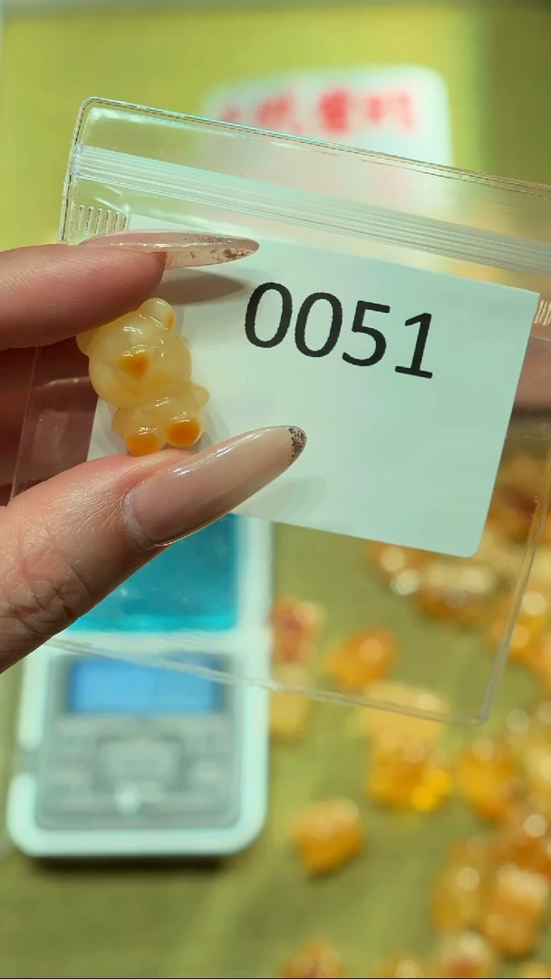 蜜蜡吊坠(不含链)未镶嵌【特价款】保真蜜蜡小熊打孔不退不换-0051