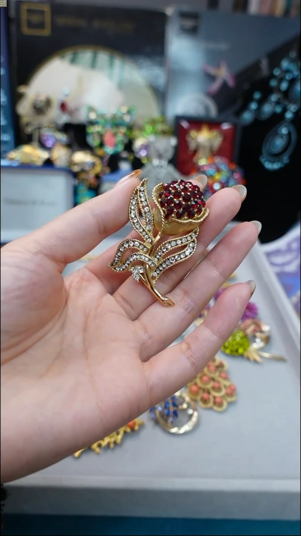 无合金喜**伴胸针