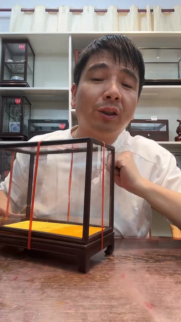 卢氏黑黄檀（大叶紫檀）24*12*18玻璃罩858