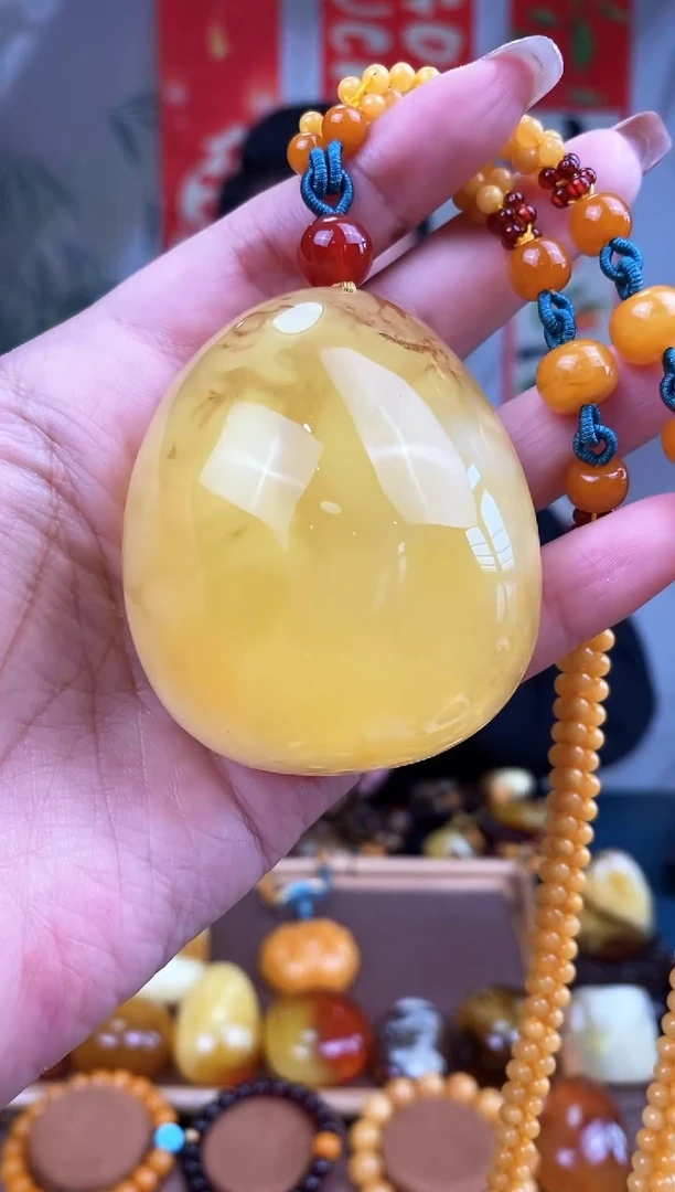 【闪购商品】琥珀裸石未镶嵌 基地发货 一物一证 顺丰包邮