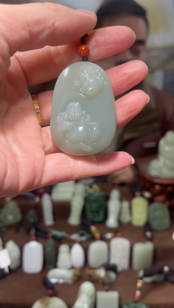 颈饰未镶嵌和田玉·