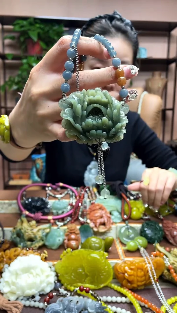 未镶嵌岫玉吊坠·