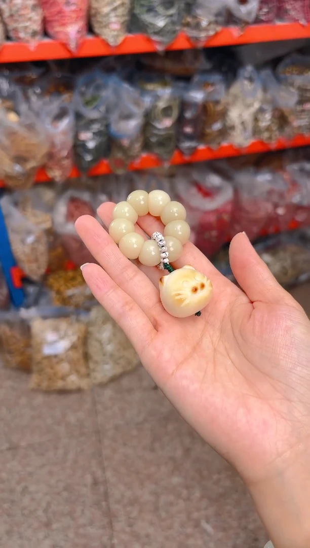 吊坠菩提根/象牙果荔枝栋手捻带猫咪头