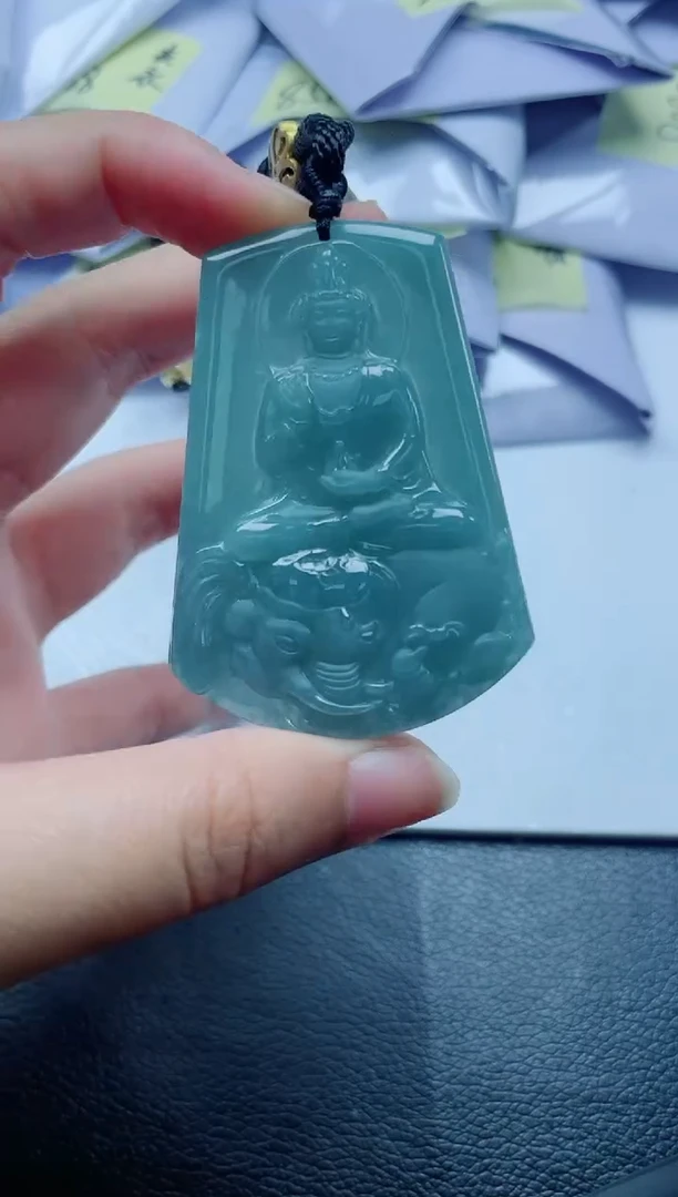 翡翠未镶嵌颈饰