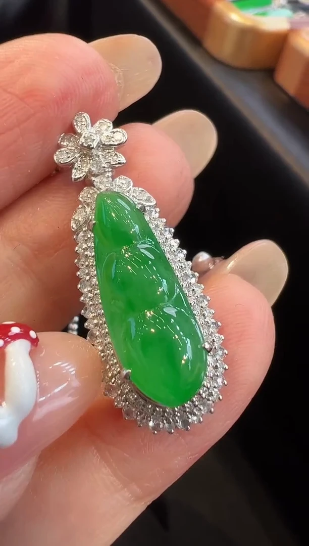 吊坠(不含链)18K金镶嵌翡翠吊坠