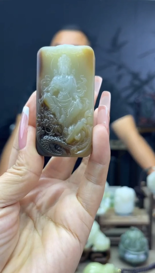 颈饰未镶嵌和田玉极***?1
