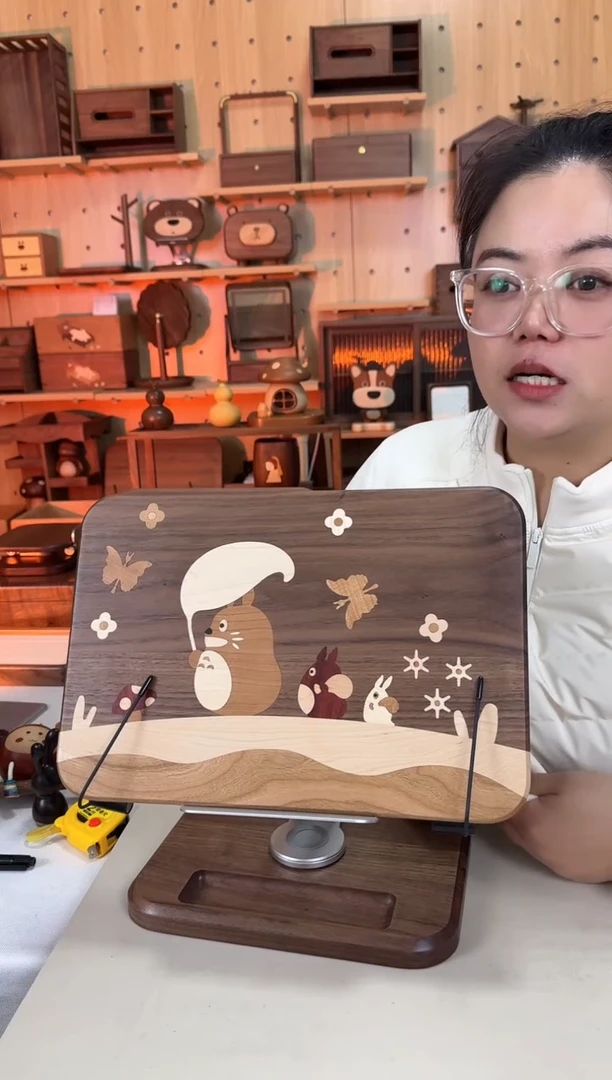 木黑胡桃实木镶嵌龙猫阅读书架