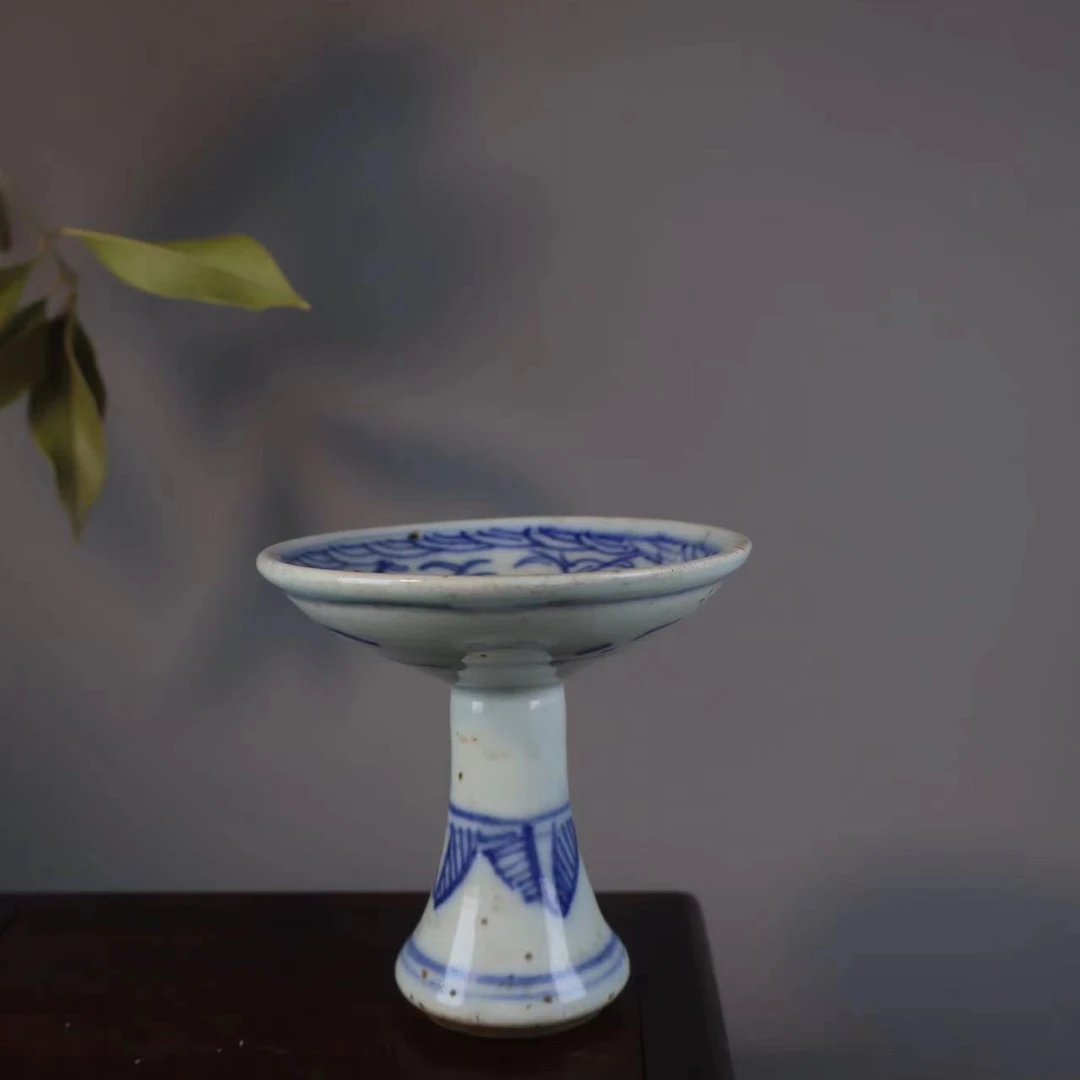 2:清晚期青花缠枝花卉贡盘