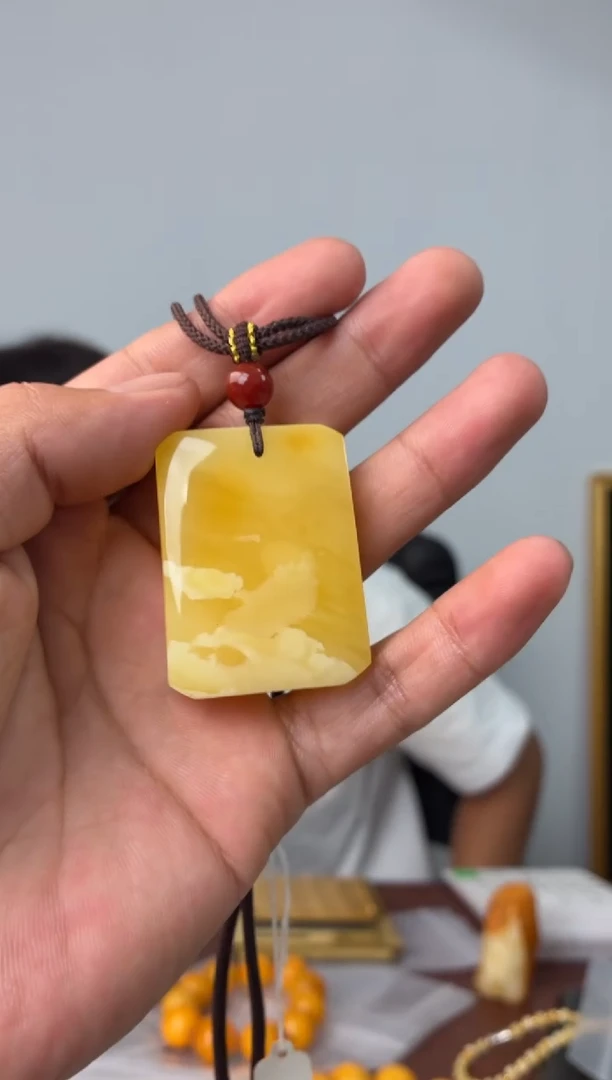 蜜蜡项链未镶嵌噶玛珠宝