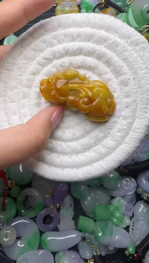颈饰未镶嵌翡翠缅甸翡翠吊坠