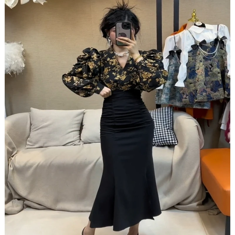 法式时尚套装裙女2025秋季新款法式泡泡袖碎花小衫+鱼尾裙两件套
