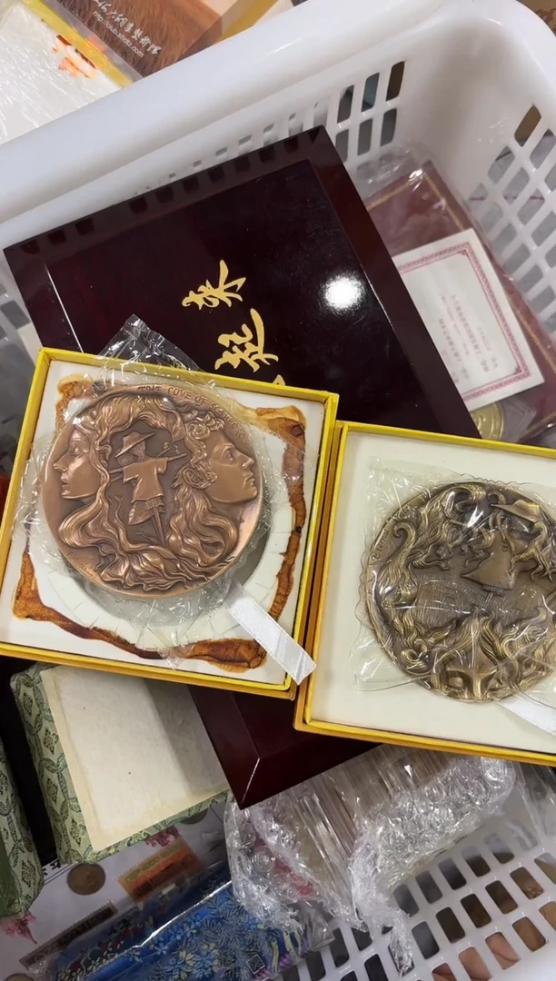 其他普通金属紫铜+黄铜 稻草人之恋 铜章