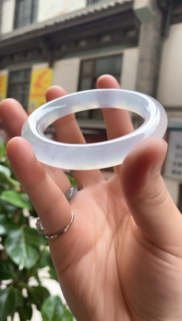 翡翠手镯（圆镯）未镶嵌57圆条