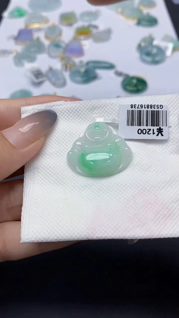 翡翠18K金镶嵌颈饰天然缅甸a货翡翠