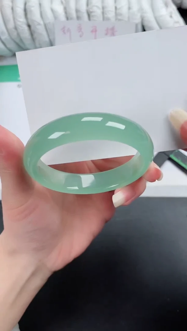 【闪购商品】石英质玉手镯未镶嵌79-55.2