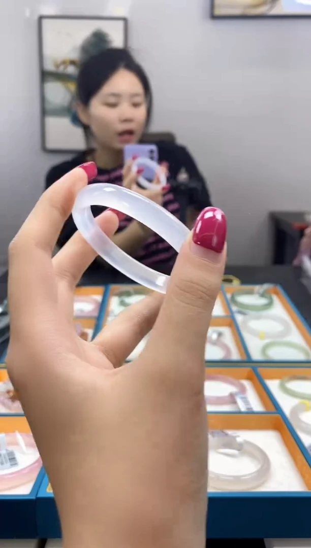 玛瑙/玉髓手镯未镶嵌50-60圈口都有，下单备注圈口
