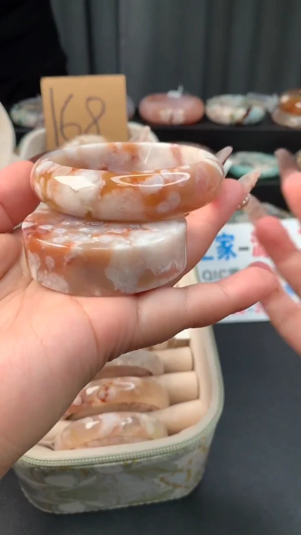 未镶嵌手镯石英质玉（56圈口）赠送镯心