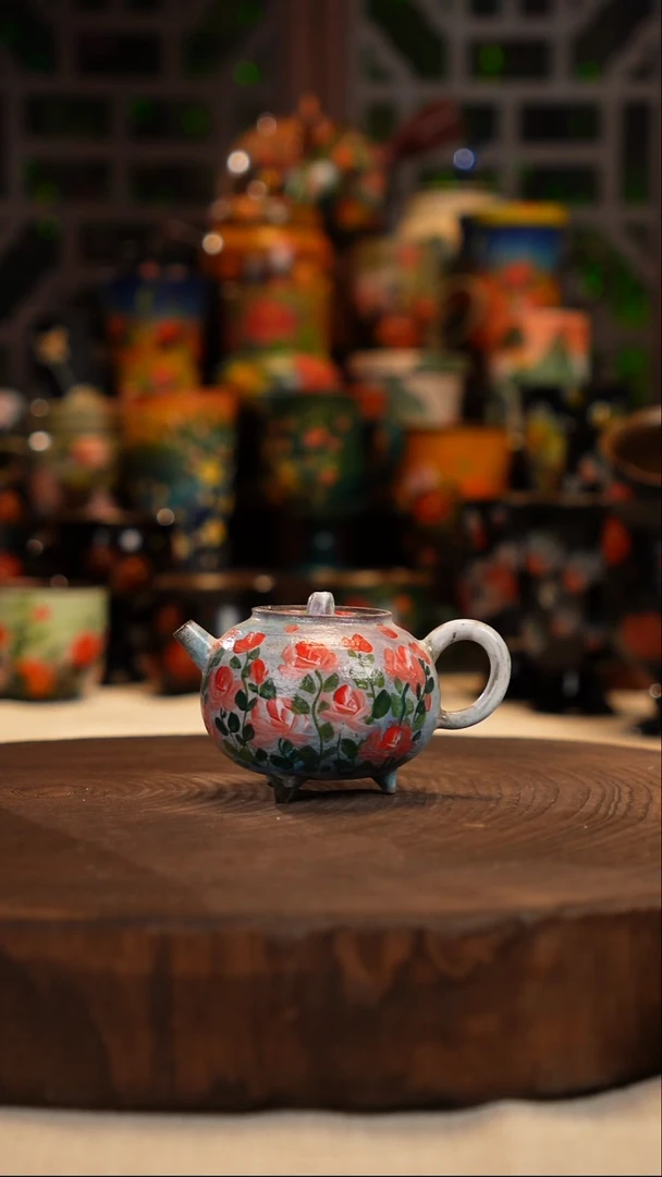 油画    釉下彩   壶