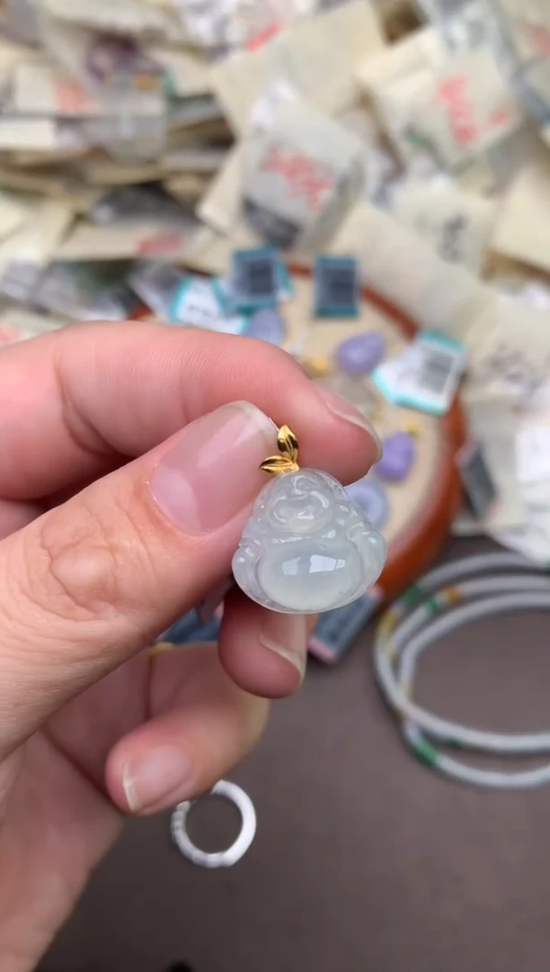 翡翠挂件18K金镶嵌—