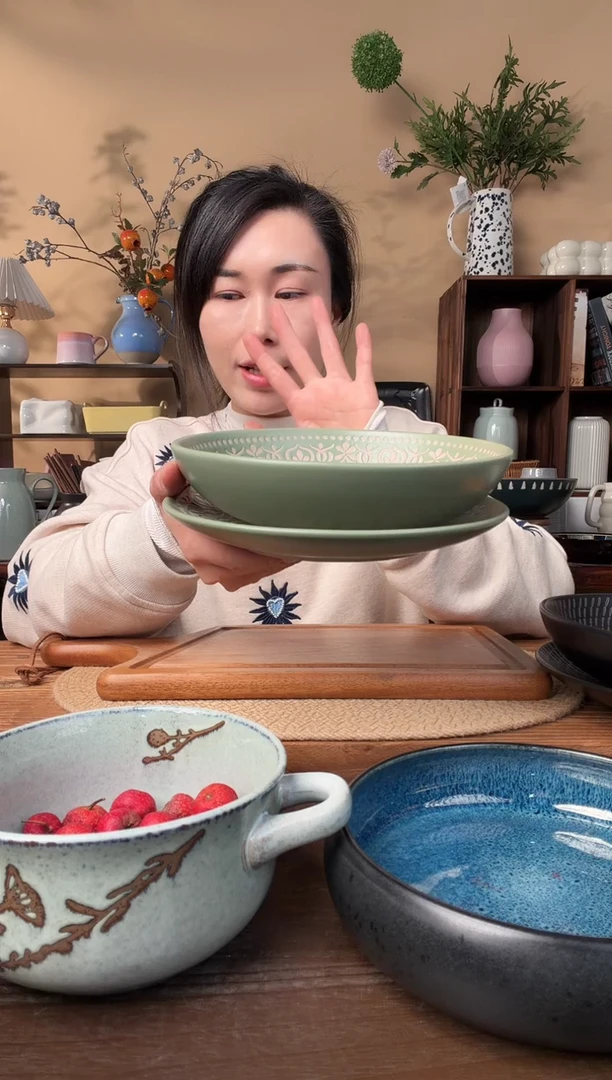 8英寸绿浮雕碗盘二件套微瑕