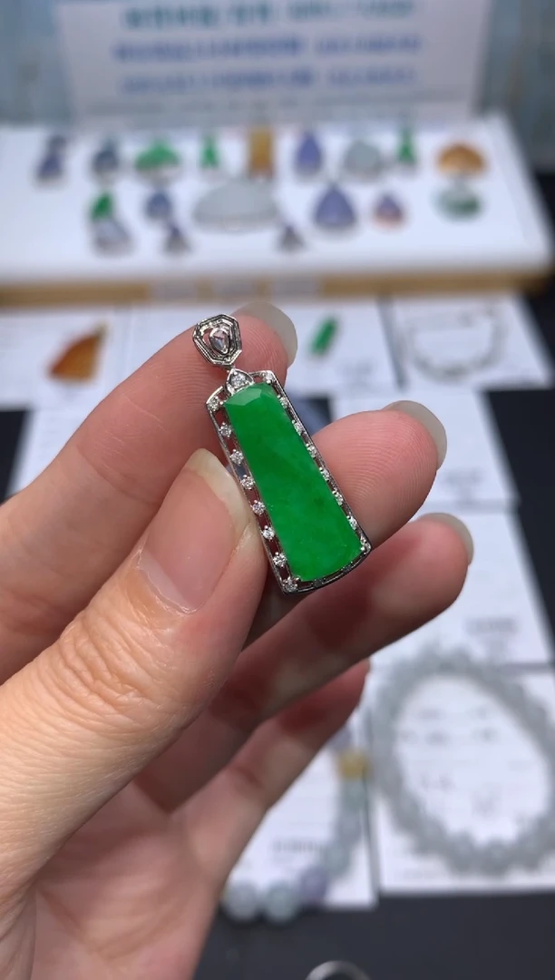 【闪购商品】定制翡翠18K金镶嵌模式推广期24小时鉴赏期