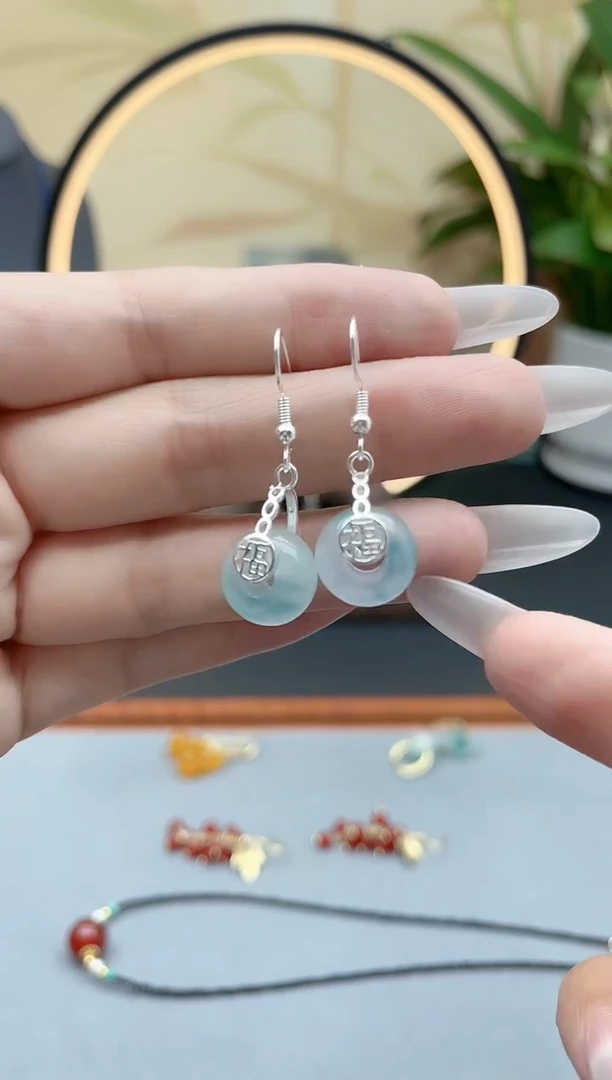 石英质玉（天山翠）银S925镶嵌耳饰00面包扣福牌福牌