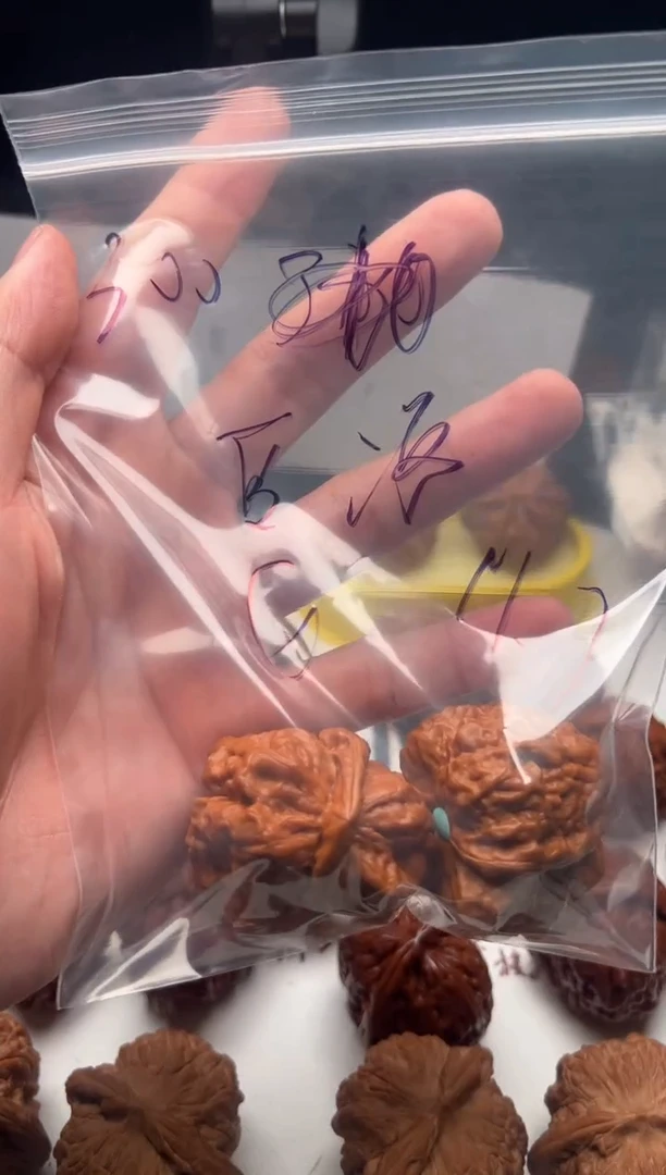 把件桃核就****啊核桃