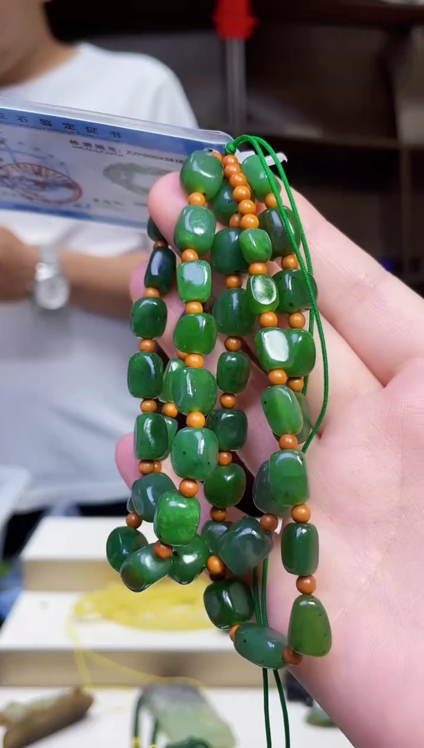 和田玉未镶嵌颈饰1