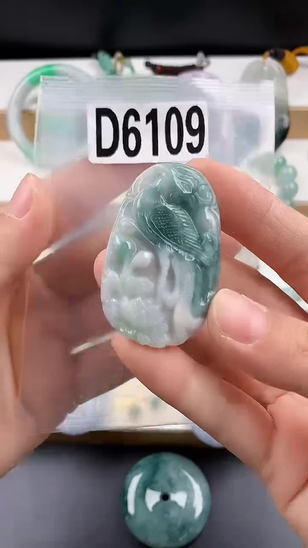 颈饰未镶嵌翡翠天然翡翠吊坠挂件