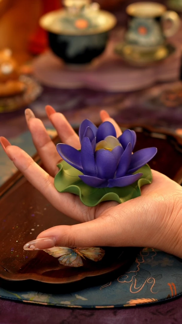 蓝莲花香插············