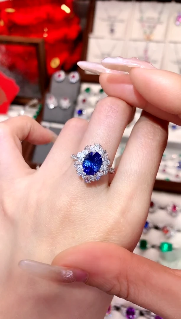 【闪购商品】蓝宝石戒指18K金镶嵌3.52ct/天然宝石/七天无理由
