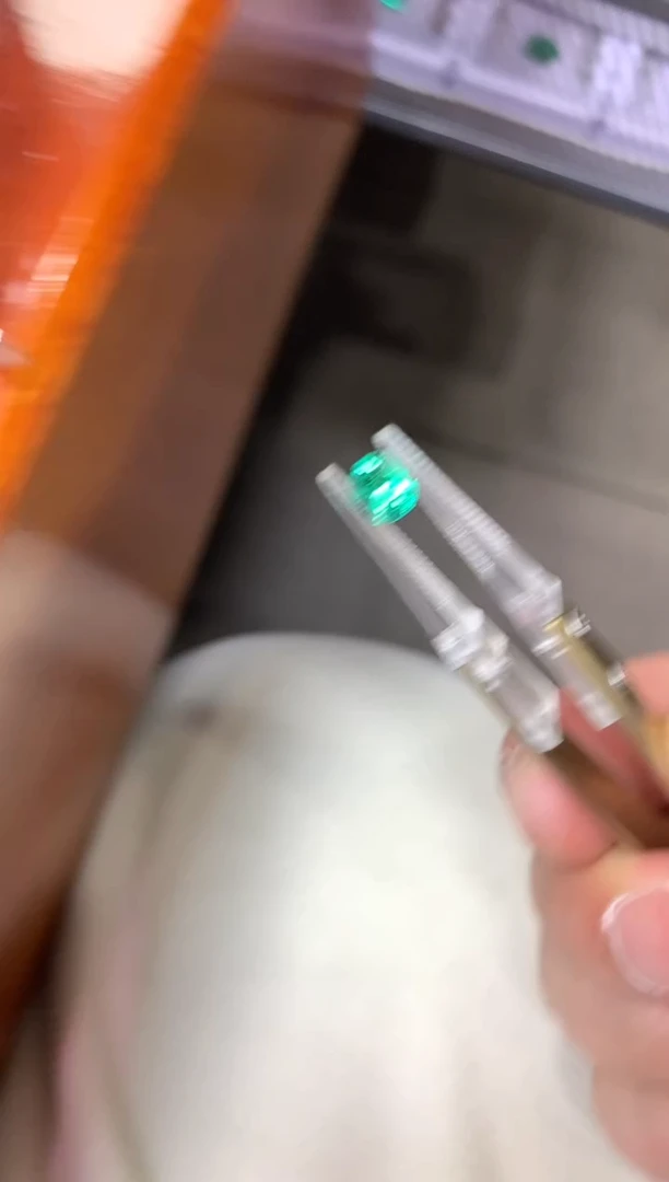 裸石祖母绿禾***?0.7ct 68