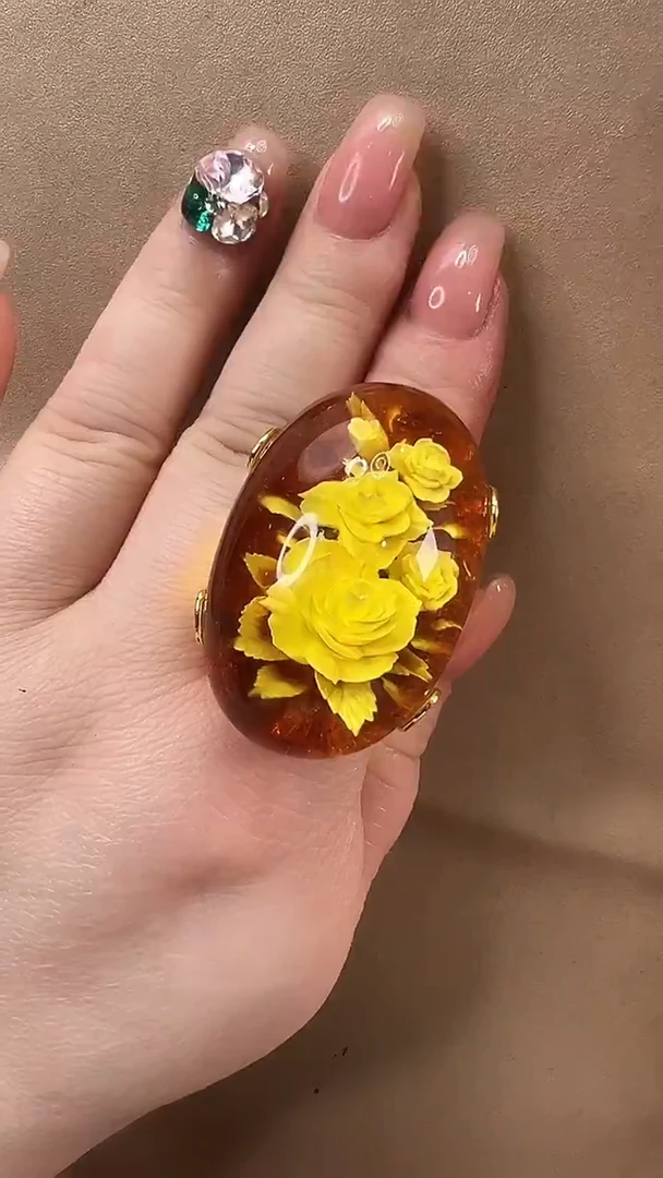 琥珀颈饰未镶嵌戒指