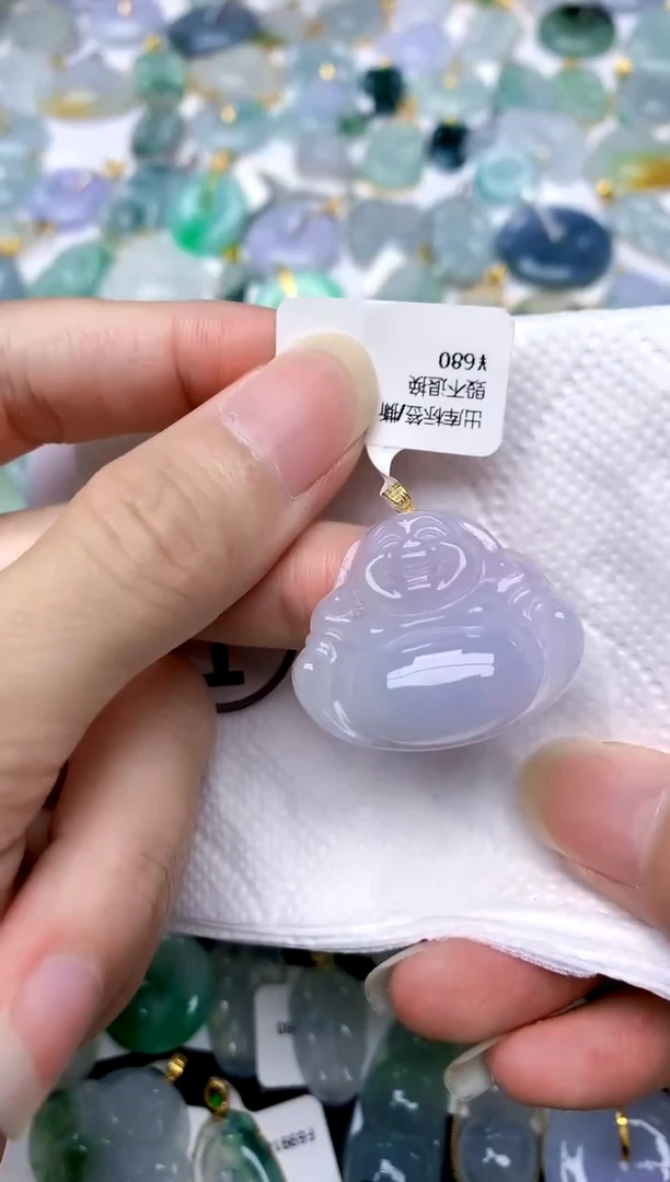 颈饰18K金镶嵌翡翠天然A货翡翠