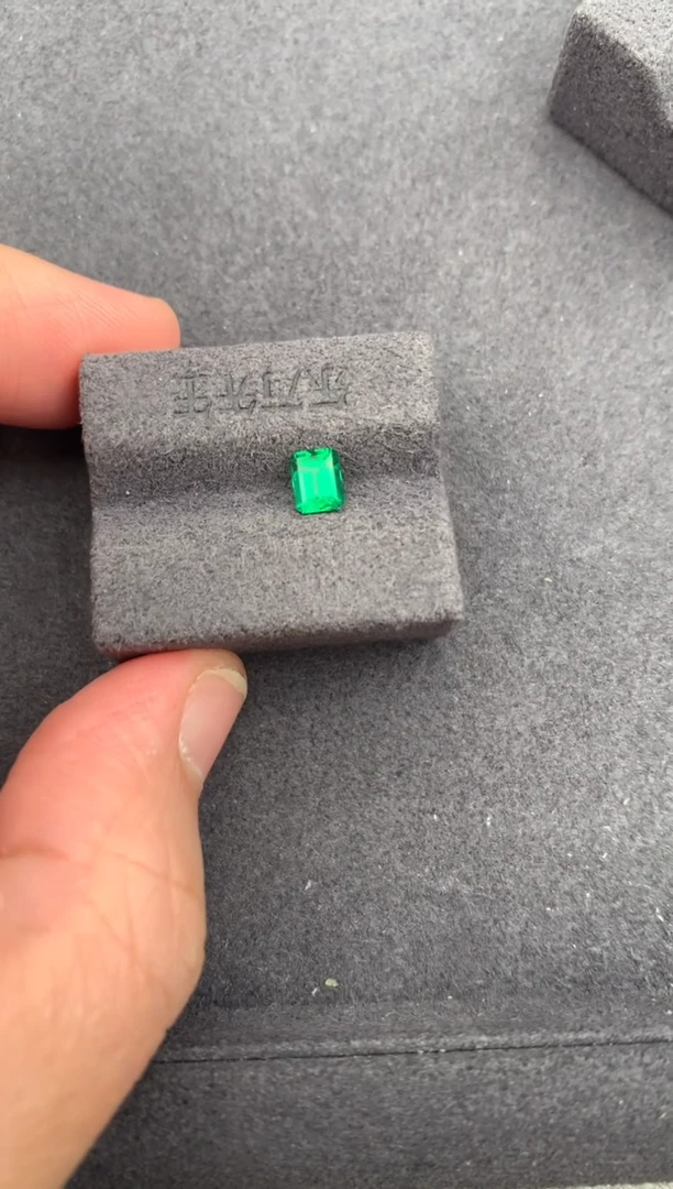 裸石祖母绿0.42ct祖母绿  定制  BH