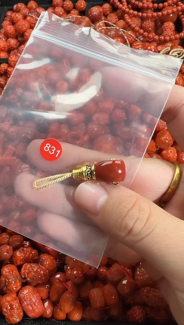 颈饰未镶嵌南红玛瑙1