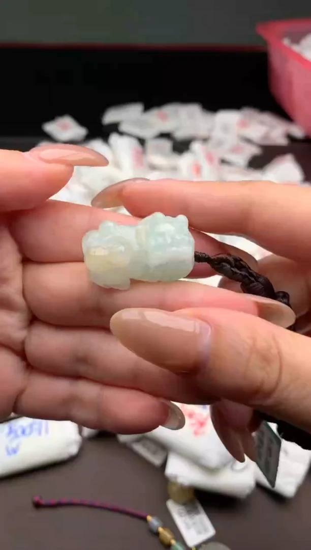 【闪购商品】翡翠挂件未镶嵌   一