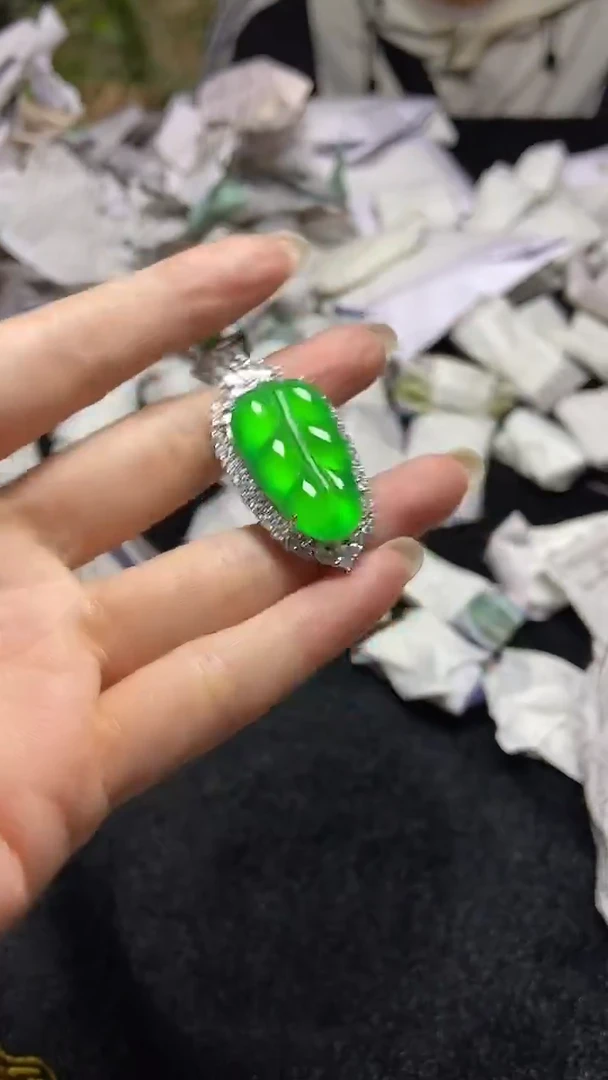 无非金属满色吊坠，所见即所得！