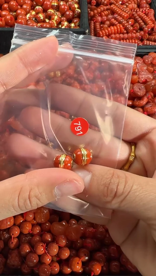 【闪购商品】南红玛瑙颈饰未镶嵌1