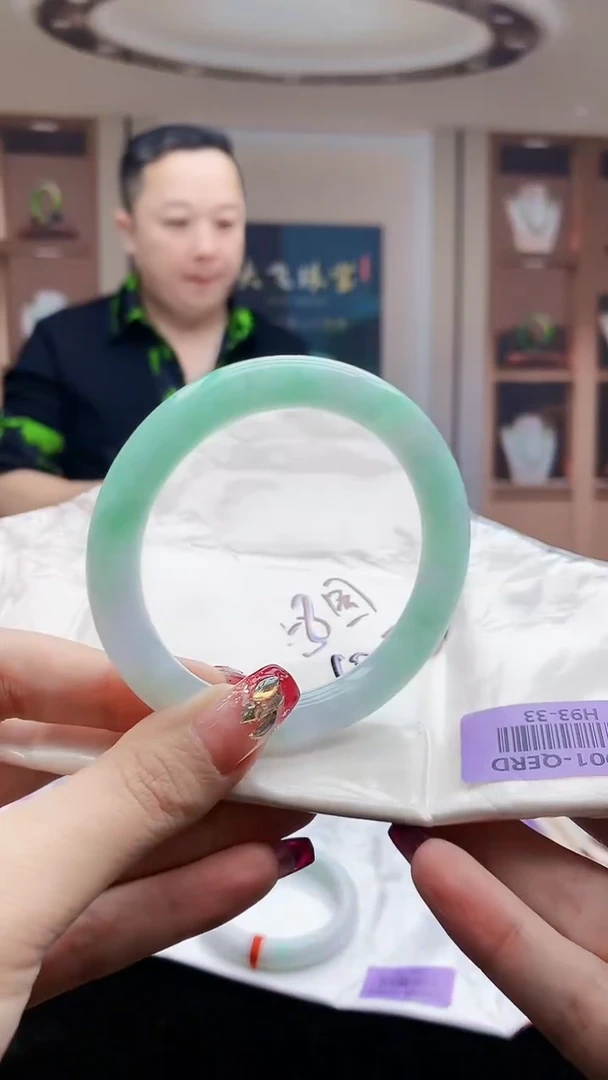 【闪购商品】翡翠手镯未镶嵌H93-33