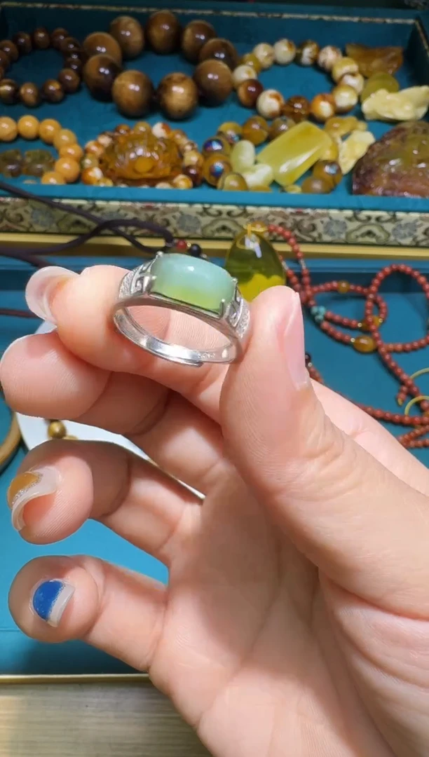 未镶嵌戒指和田玉多样性发一件 386